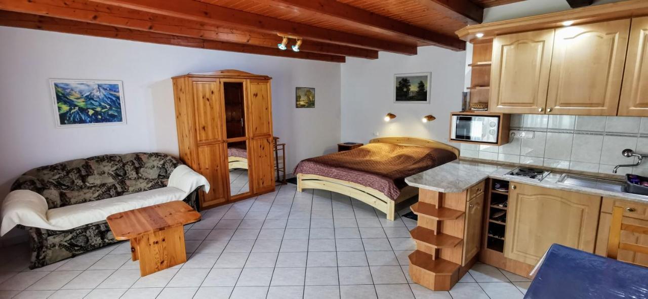 Magyar Apartmanhazak I-Iii. Залакарос Екстериор снимка