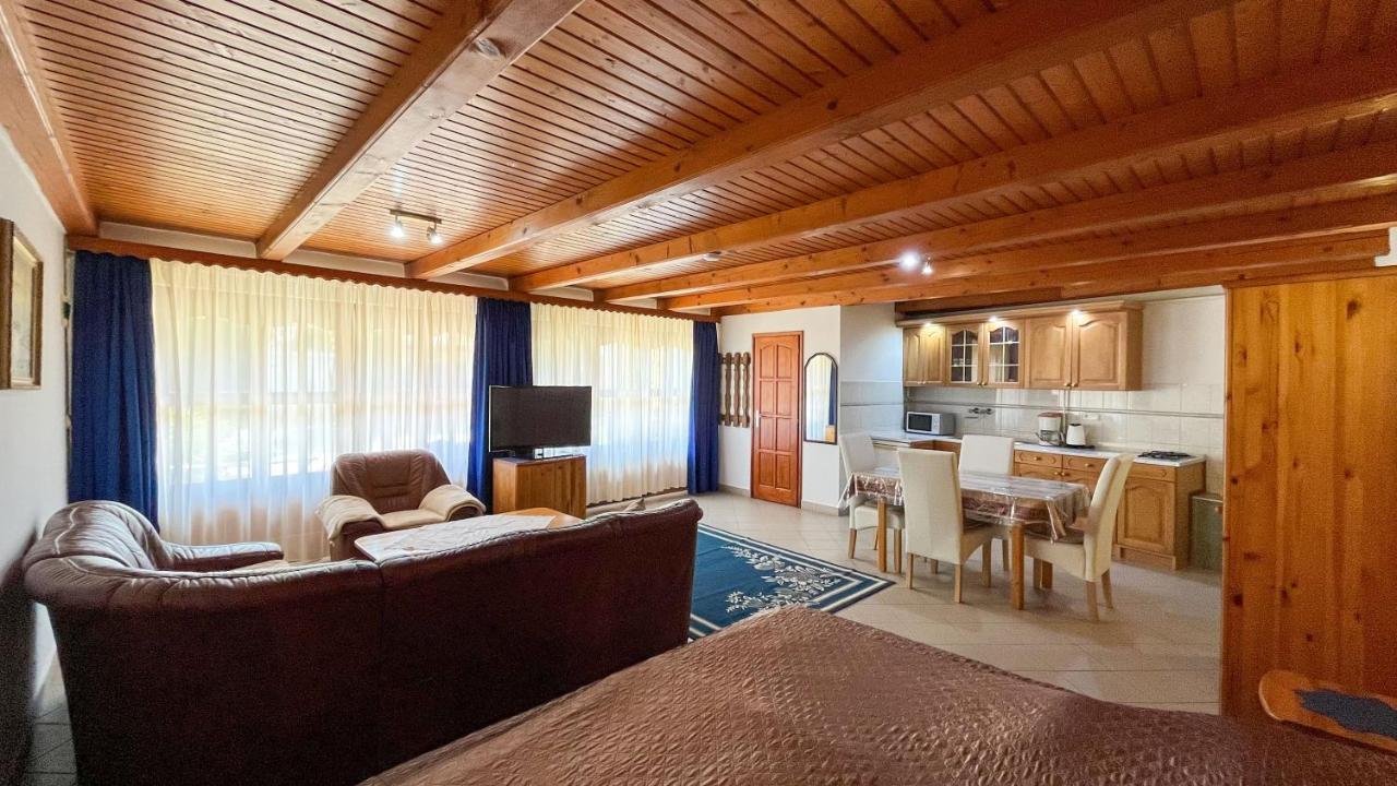 Magyar Apartmanhazak I-Iii. Залакарос Екстериор снимка