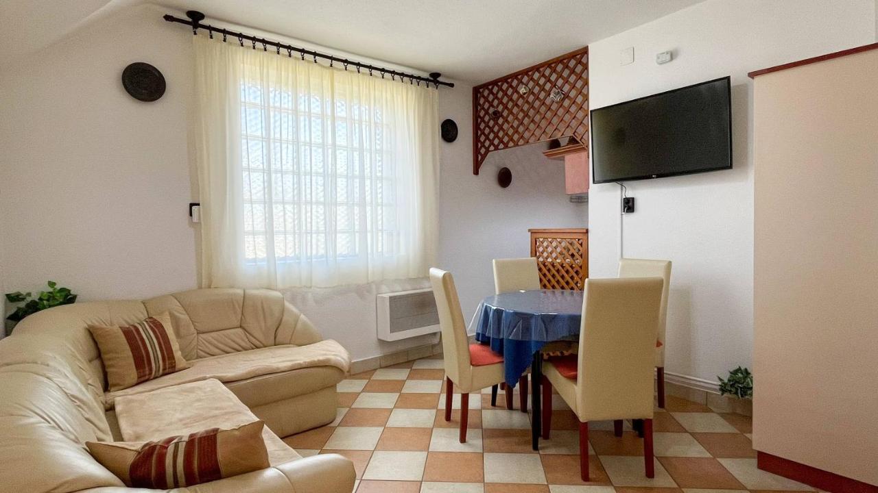Magyar Apartmanhazak I-Iii. Залакарос Екстериор снимка