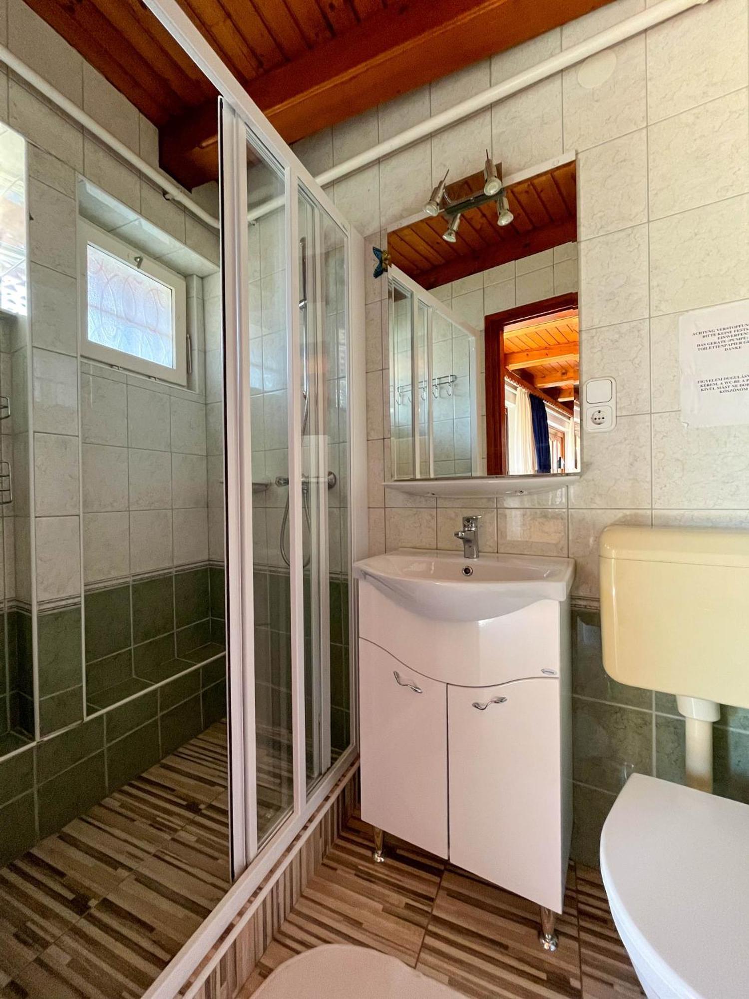 Magyar Apartmanhazak I-Iii. Залакарос Стая снимка