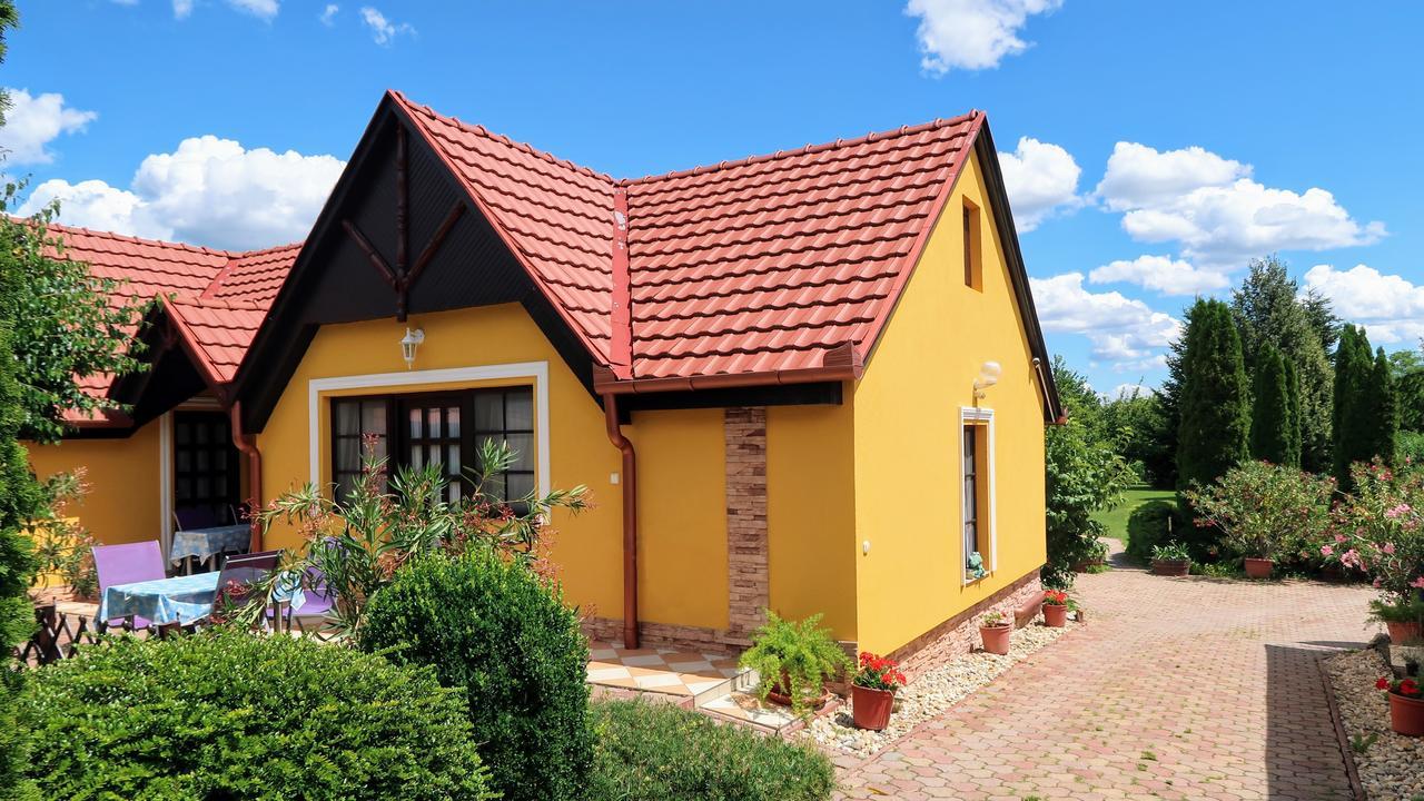 Magyar Apartmanhazak I-Iii. Залакарос Екстериор снимка